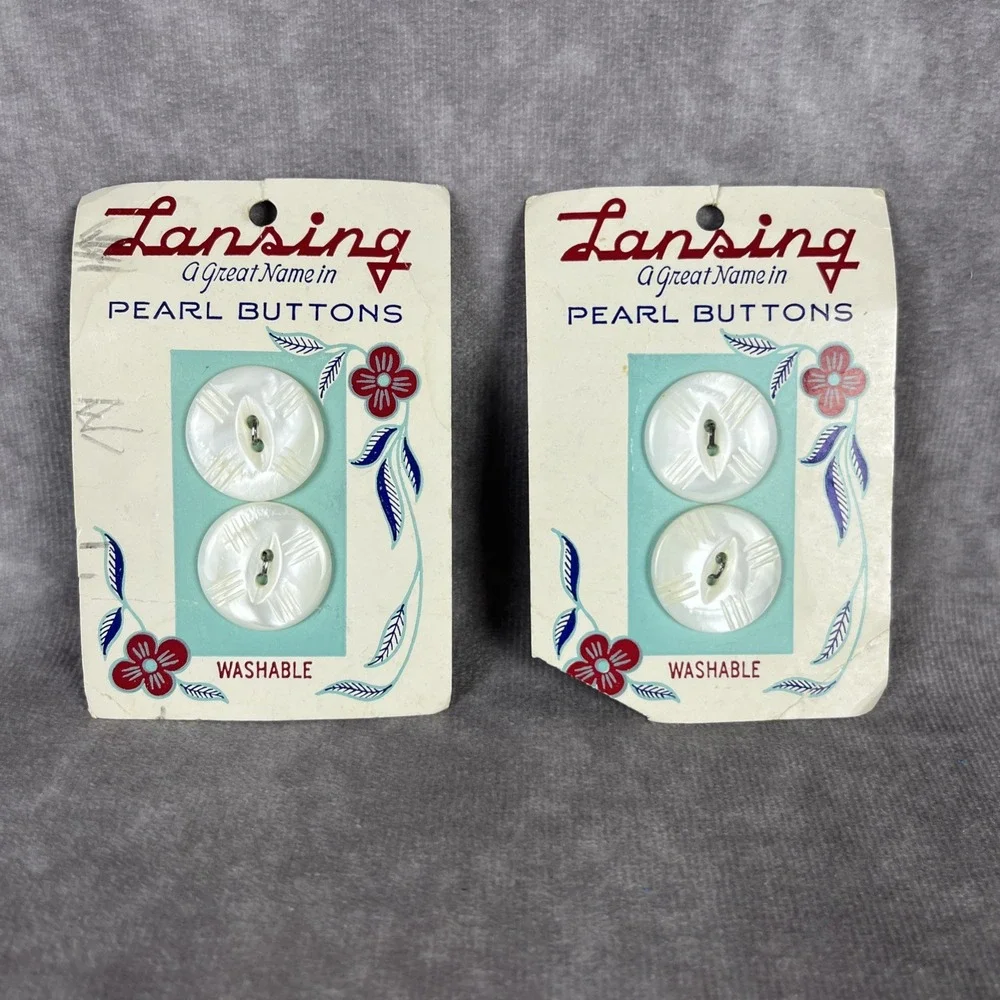 Vtg Lansing Pearl Round Buttons #187 Sz 36 Engraved 2 Hole Eye Set of 4‎ NOS